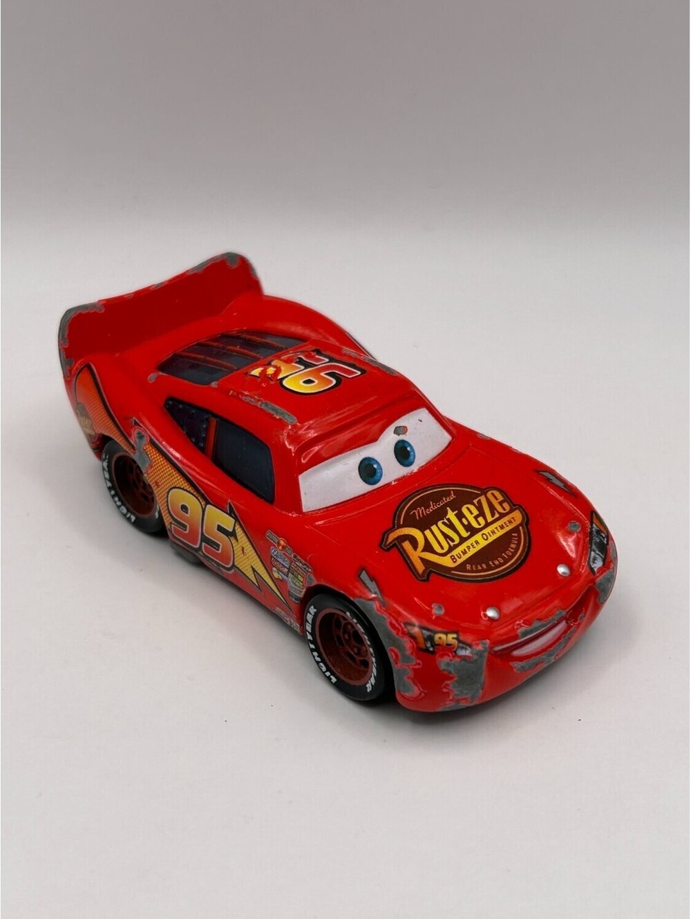 Mattel Lightning McQueen (Battle Damaged) Diecast Race Car 1:55 Scale Red Metal